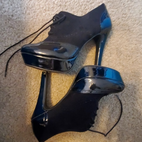 Heels - Picture 3 of 3